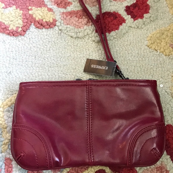Express red faux leather clutch wallet - Picture 2 of 3