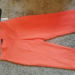 Salmon capris