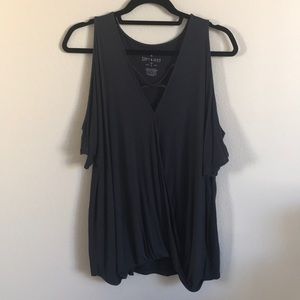 Short sleeve criss cross top