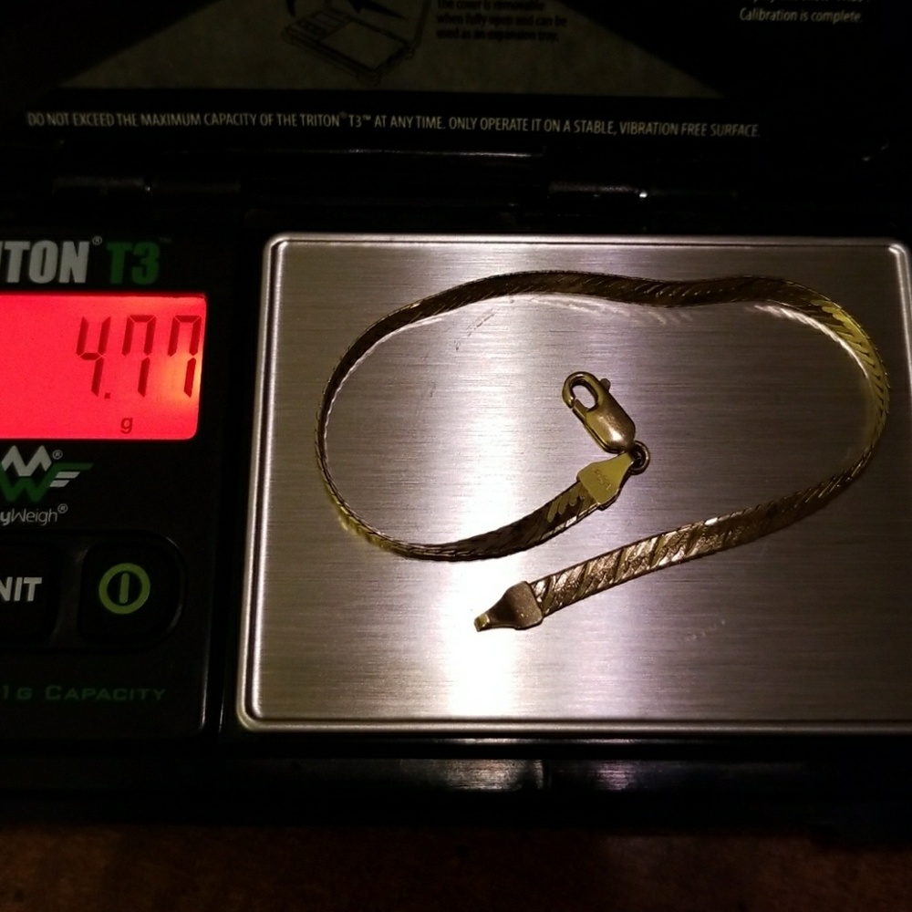 14kt YG Herringbone Bracelet, Length 8 inches!