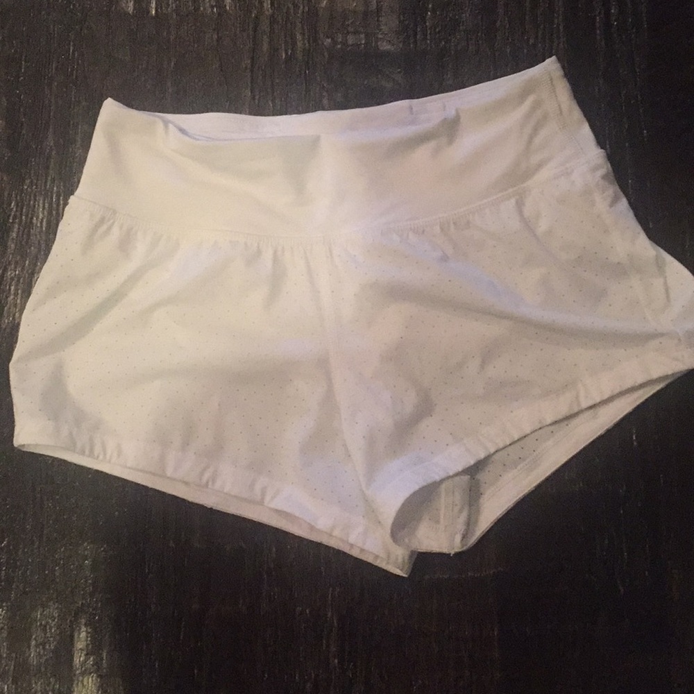 NWOT Lululemon size 4 speed shorts