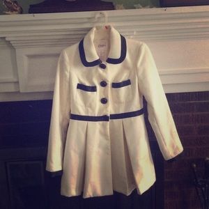 I am selling a coat.
