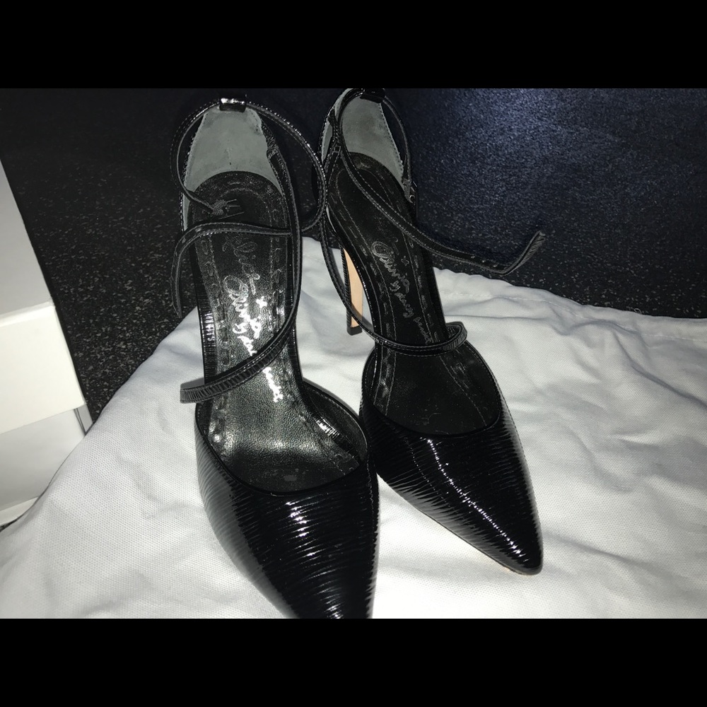 Alice and Olivia by Stacy Bendet Delia black heels