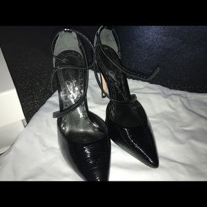 Alice and Olivia by Stacy Bendet Delia black heels