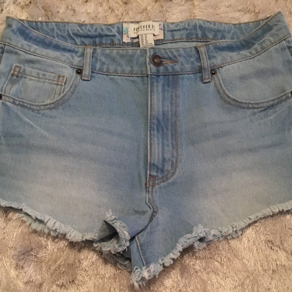 Shorts - Picture 4 of 4