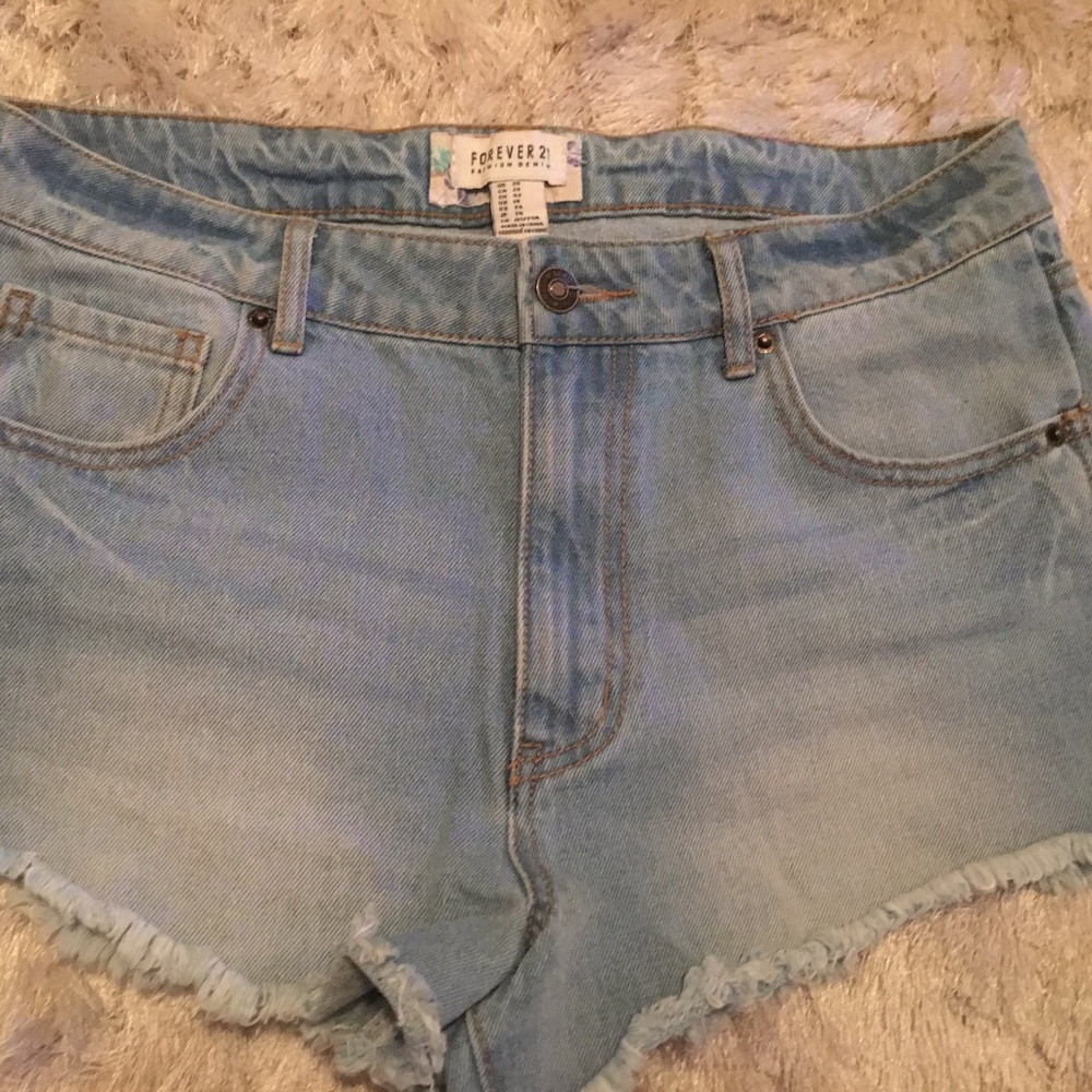 Shorts - Picture 2 of 4