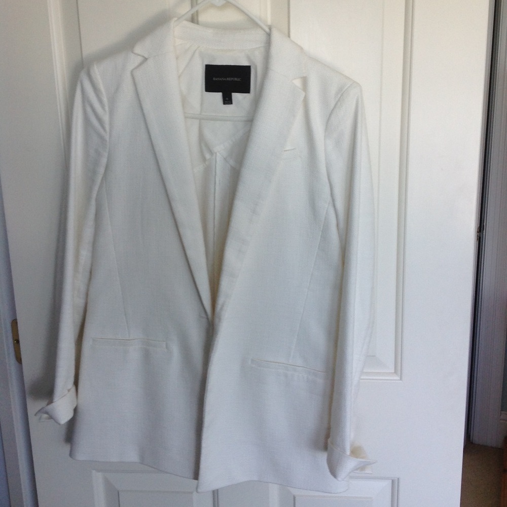 Banana Republic long white blazer