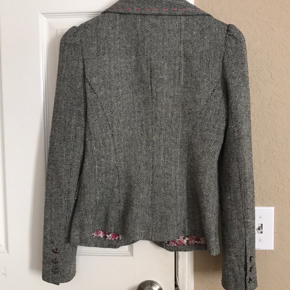 Blazer - Picture 2 of 4