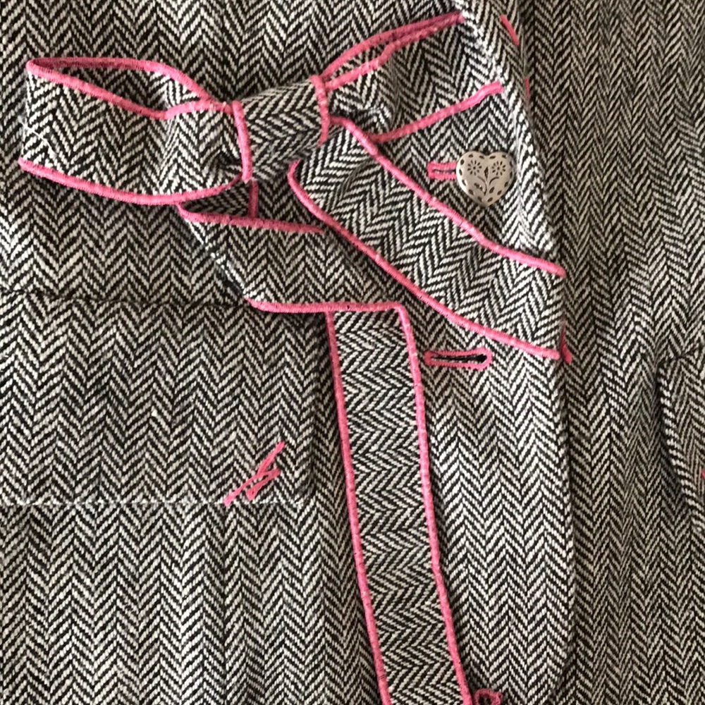 Blazer - Picture 4 of 4