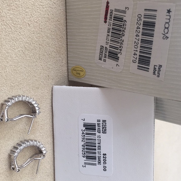 Sterling Silver and Diamond Earrings. New with tag - Picture 5 of 5