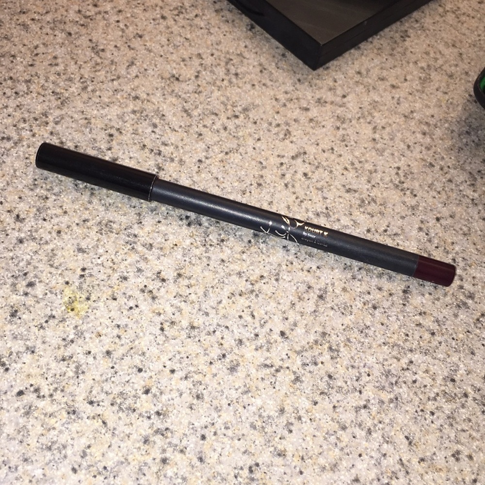 Kylie Kourt K pencil