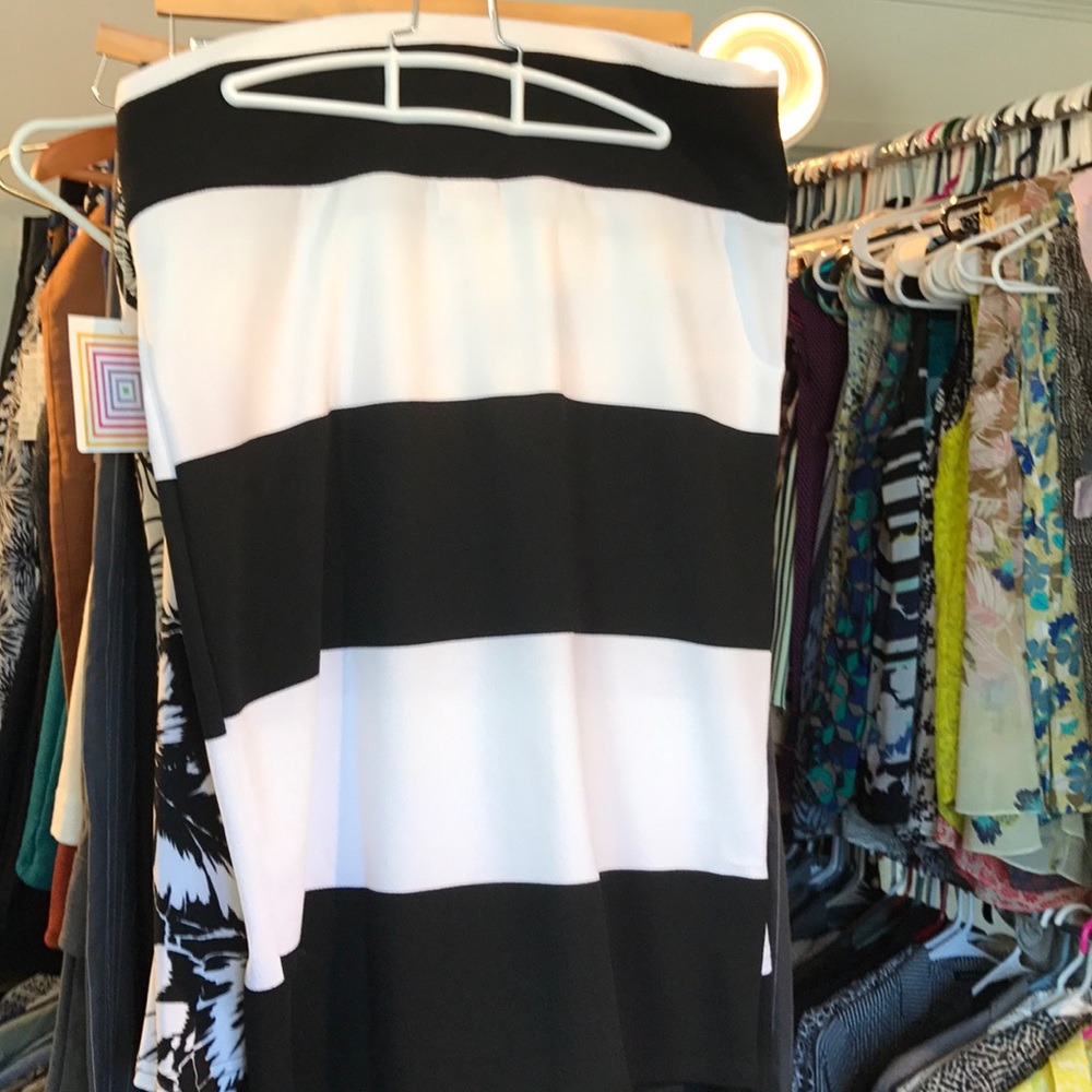 Lularoe Cassie XL black and white. New with tags