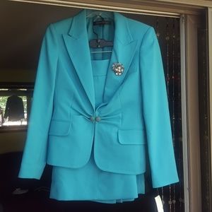 Anne Klein skirt suit with free brooch