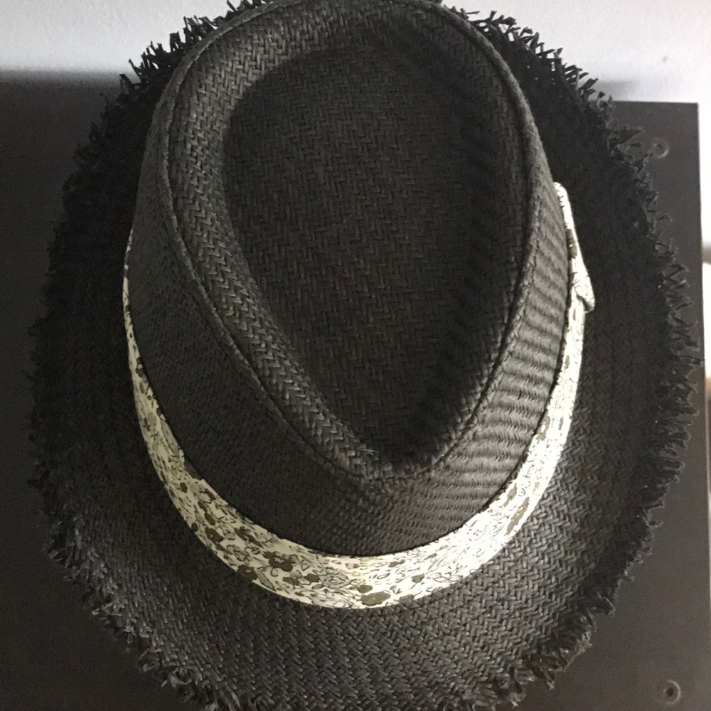 Hat - Picture 3 of 5
