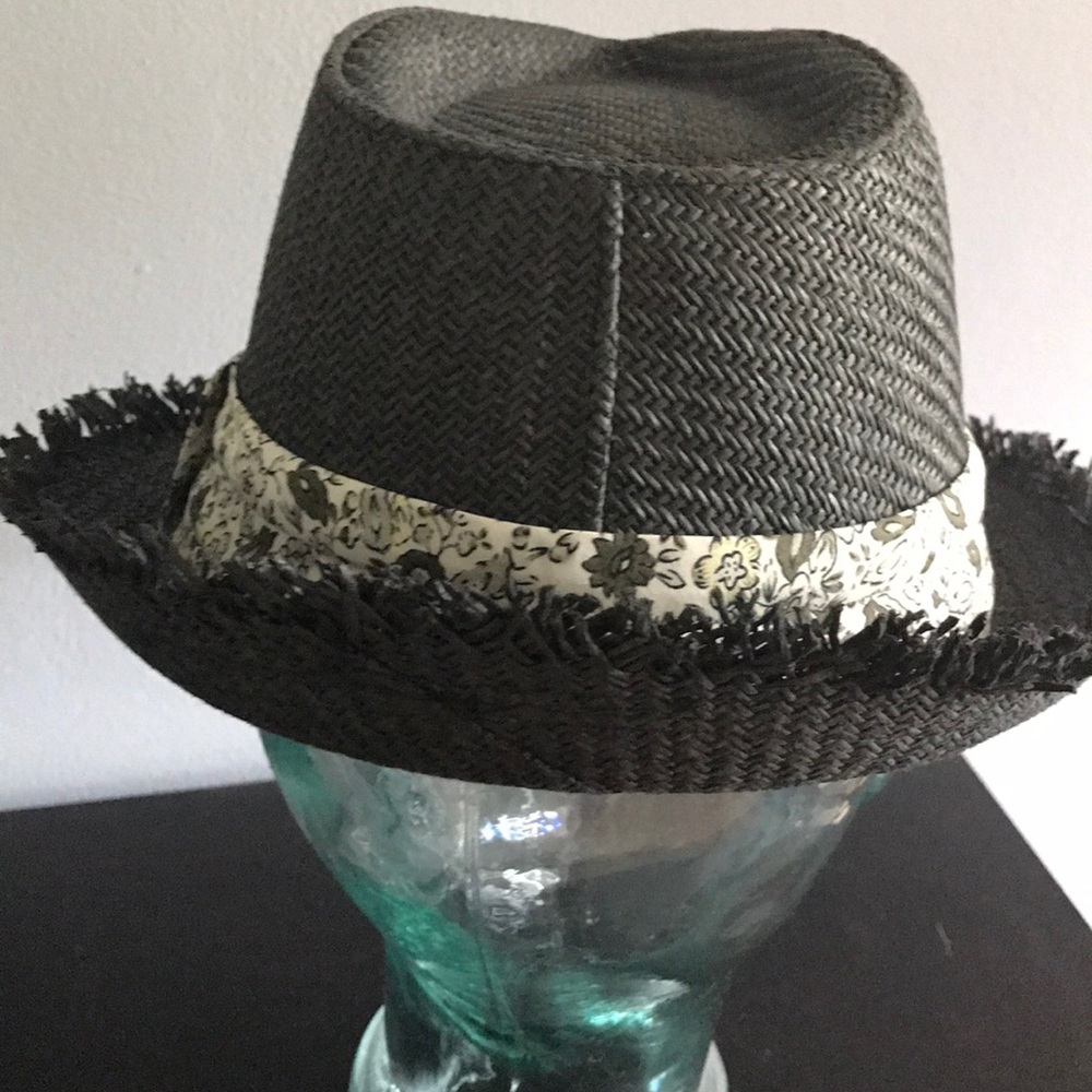 Hat - Picture 5 of 5