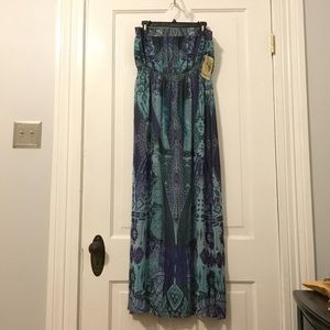 Pretty One World strapless sundress
