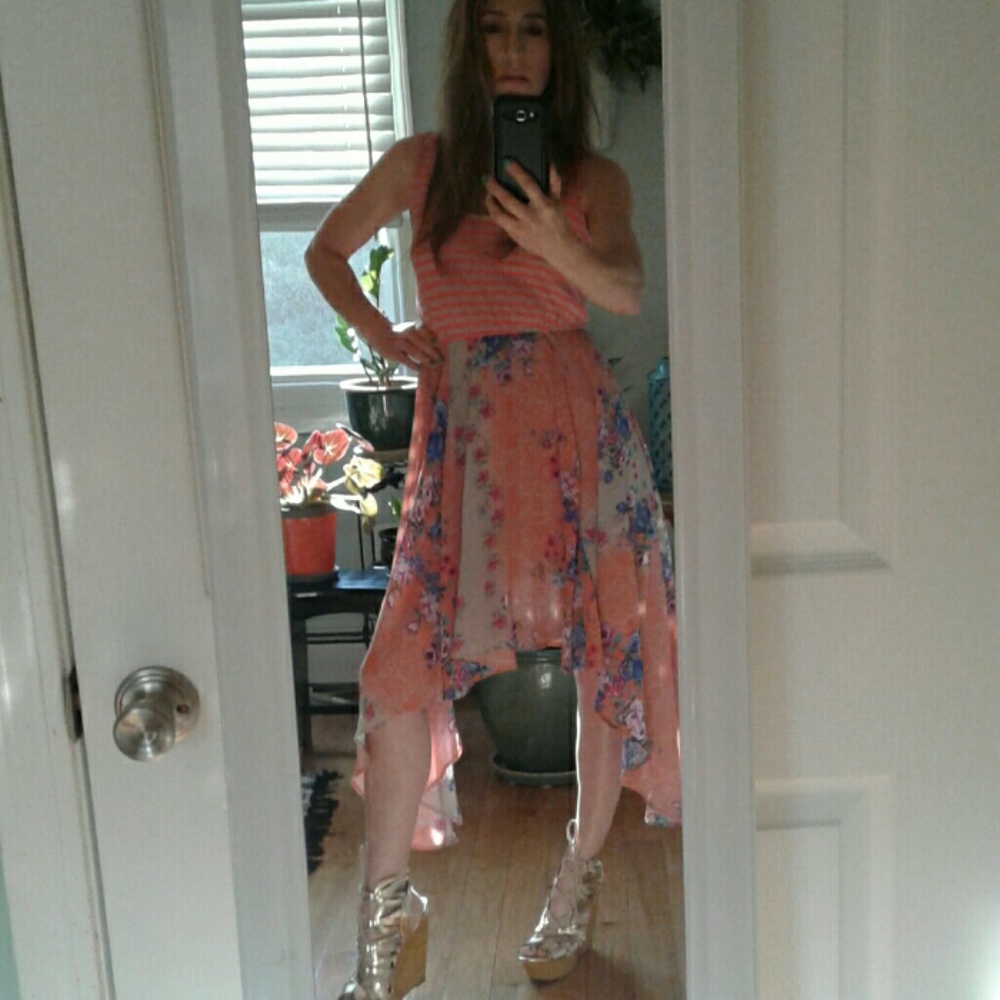 DRESS