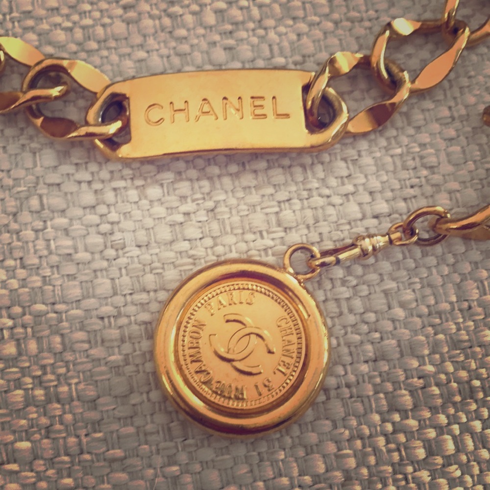 Authentic Chanel gold link belt.  Gorgeous!