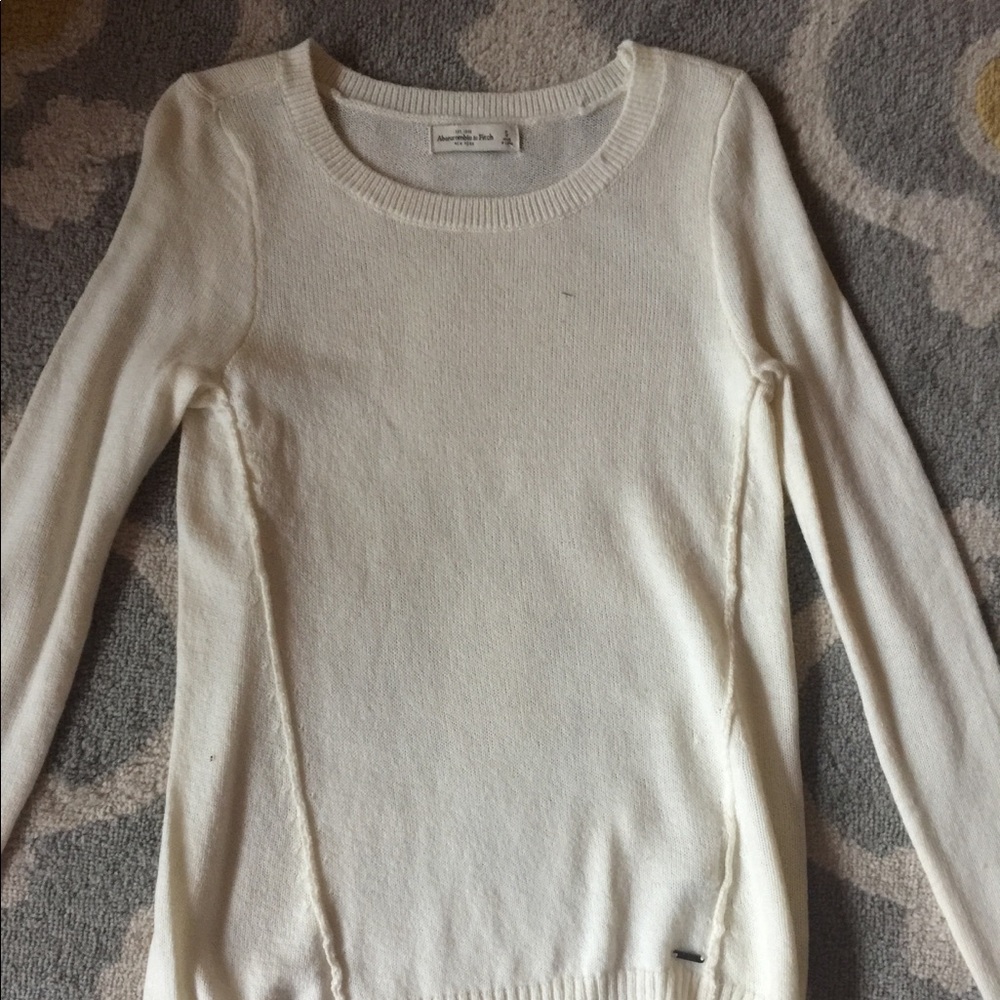 NWT Abercrombie & Fitch S cream sweater