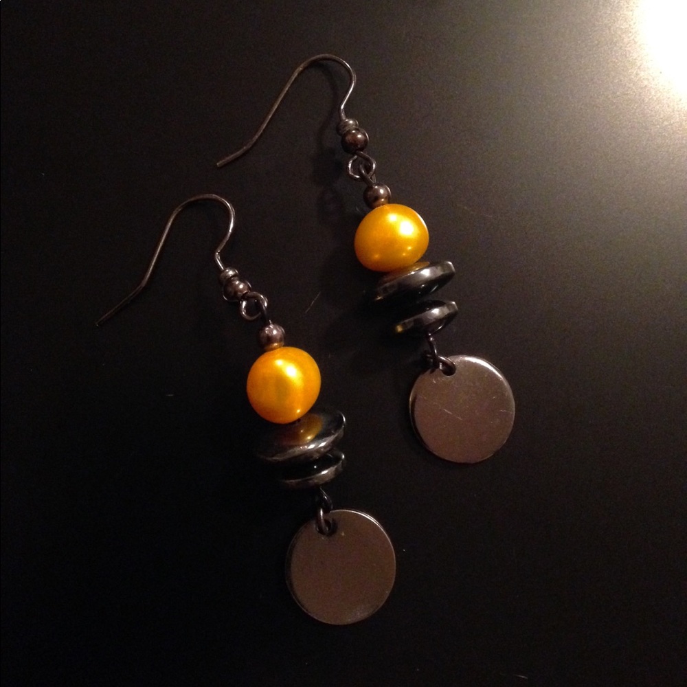 NEW ARTISAN Genuine Pearls & Gunmetal Earrings
