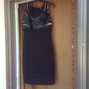 Adrianna Papell Black fitted cocktail dress