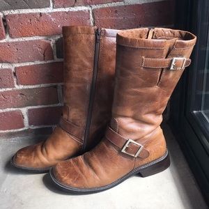 Brown leather 3/4 shaft boots.