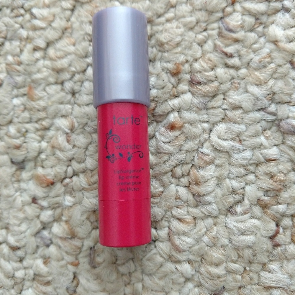 Tarte Lipsurgence in Wonder