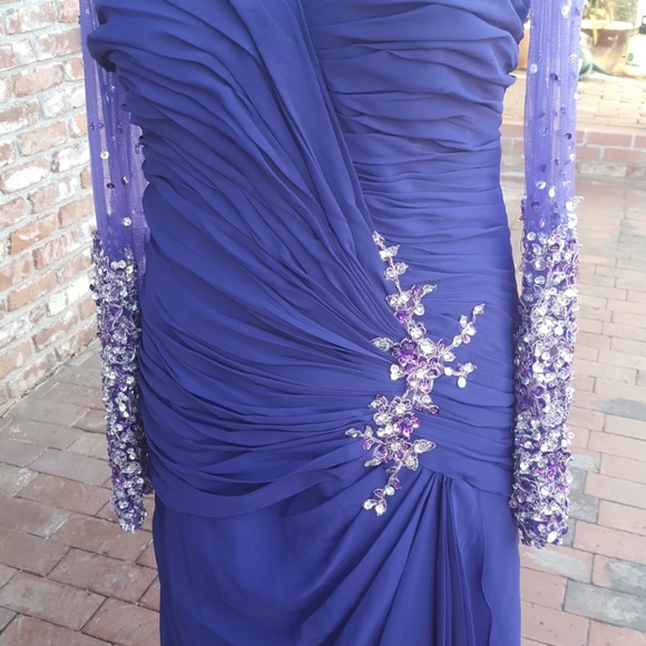Gorgeous purple heavily beaded gown - Picture 4 of 6