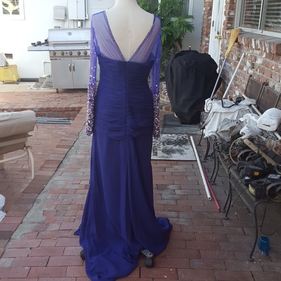 Gorgeous purple heavily beaded gown - Picture 5 of 6