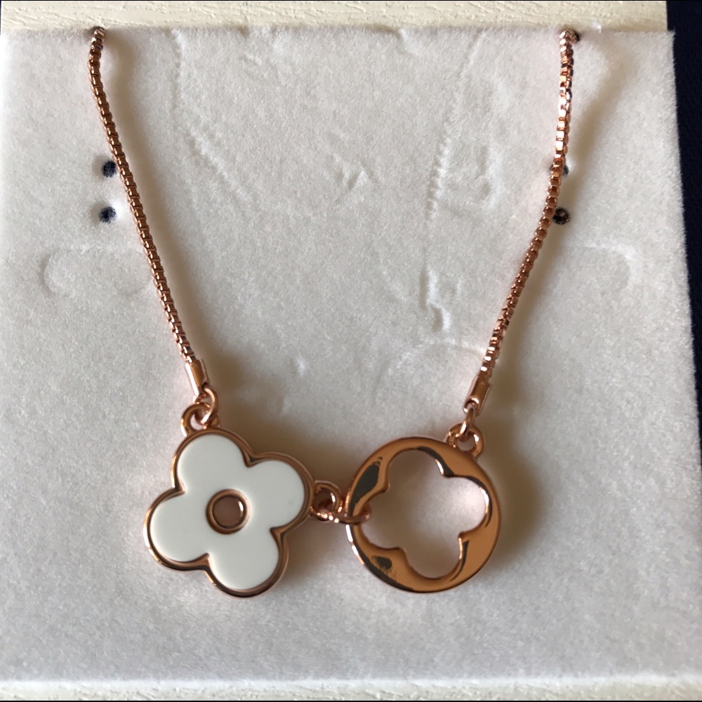 Beautiful rose gold colored necklace