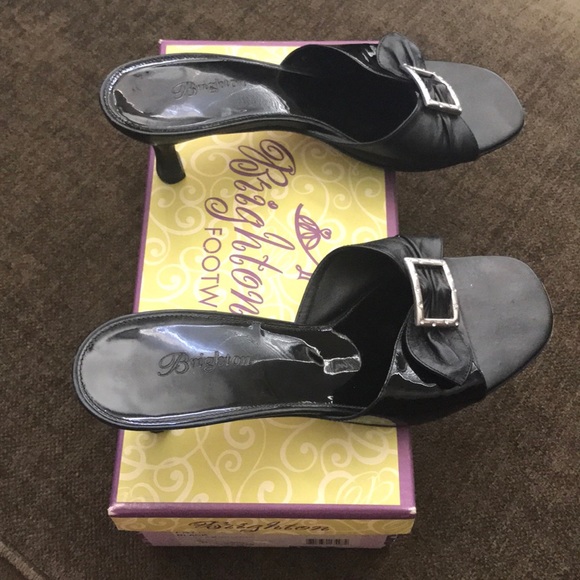 Brighton Patti Black Leather & Patent Slim Heels - Picture 3 of 5