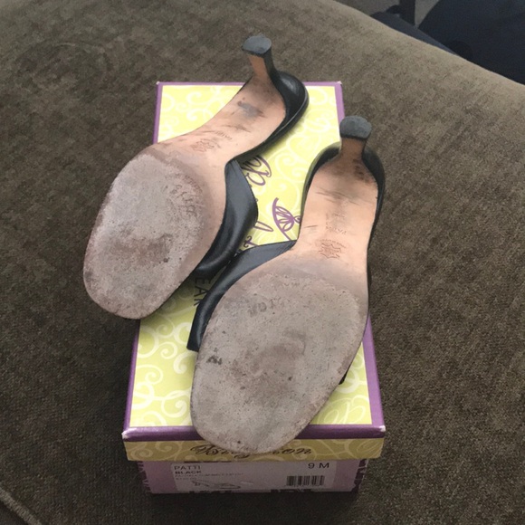 Brighton Patti Black Leather & Patent Slim Heels - Picture 4 of 5