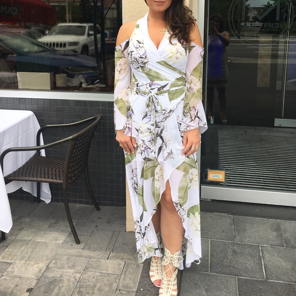 Bebe Flowy  Summer Dress