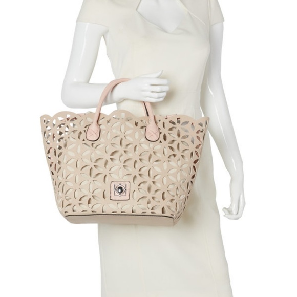 Catherine Malandrino Handbags - Catherine Malandrino Ivory&Blush Tote