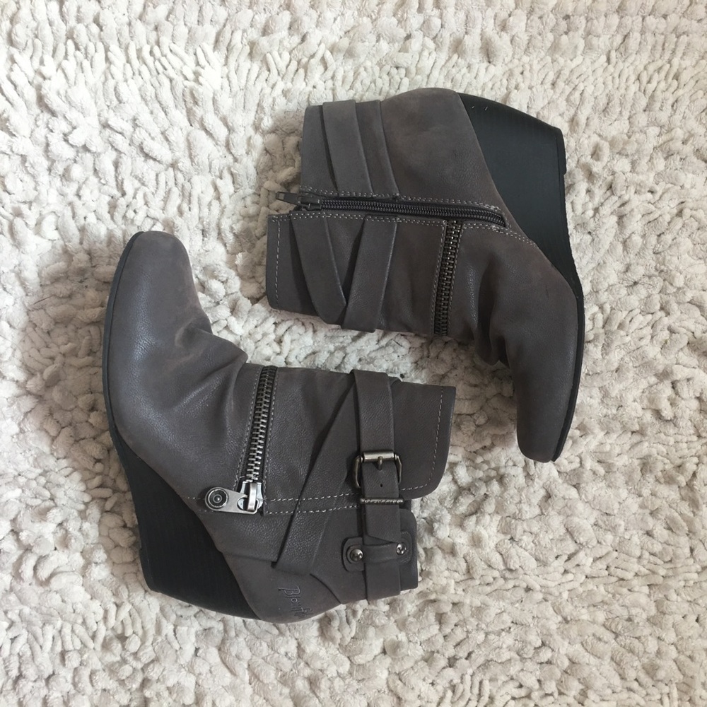 Booties Blowfish size 7 Grey