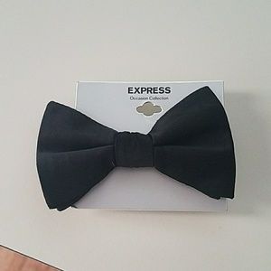 NWT Bow Tie