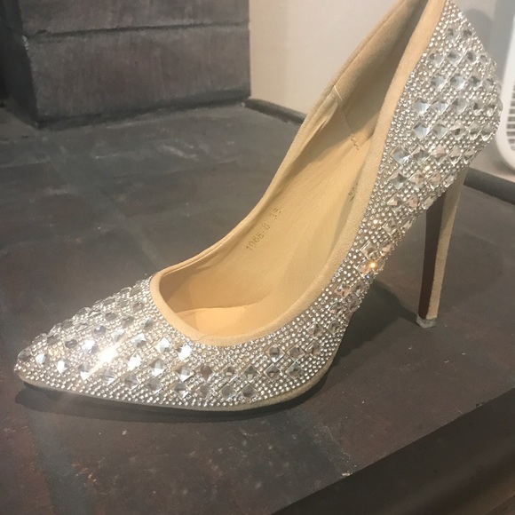 Shoes - Crystallized Stilleto size 7