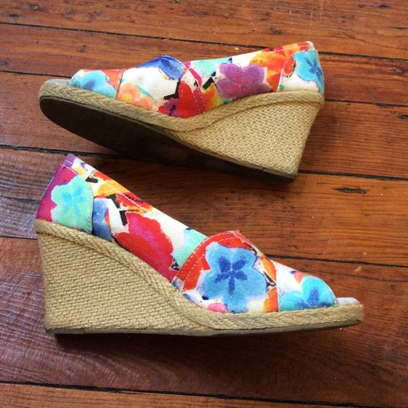 Shoes - Toms floral  wedges size 9