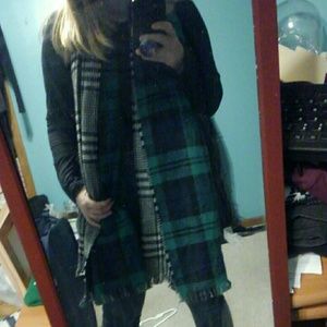 MOVING SALE 🎃 Reversible blanket scarf