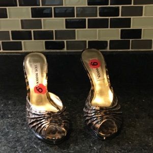 Leopard heels size 6