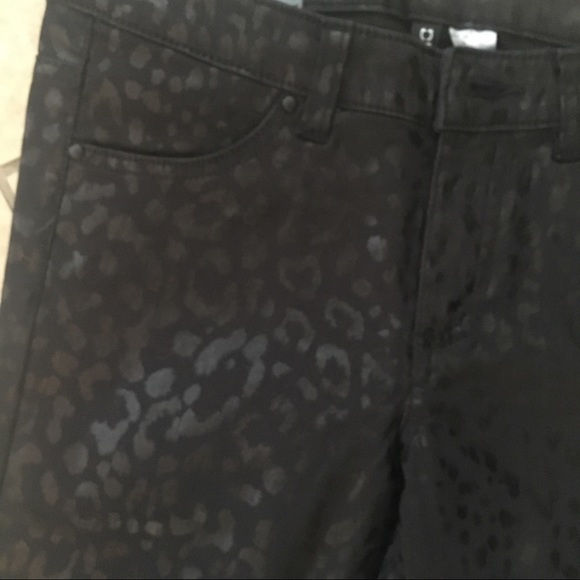 Coated black w/ cheetah printed design skinny jean - Picture 2 of 2