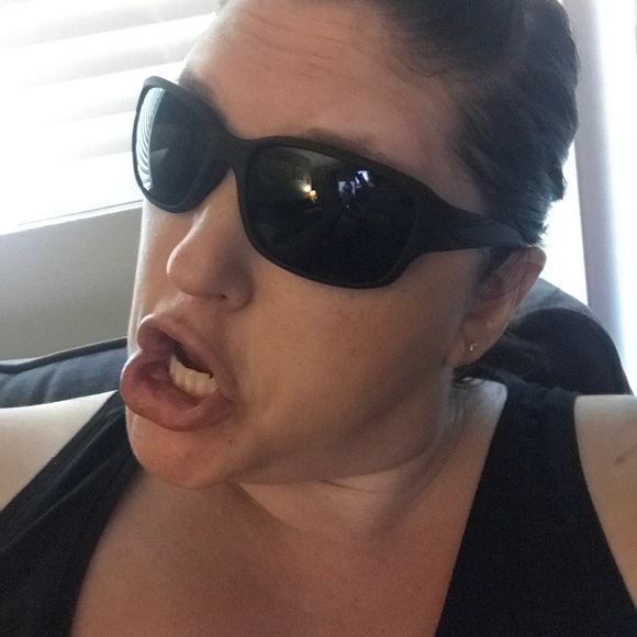 Meet your Posher, Theresa - Picture 3 of 3