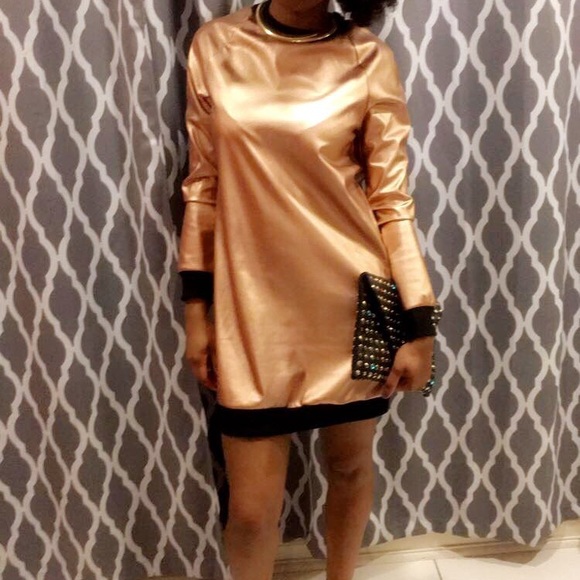 Gold dress - Picture 1 of 1