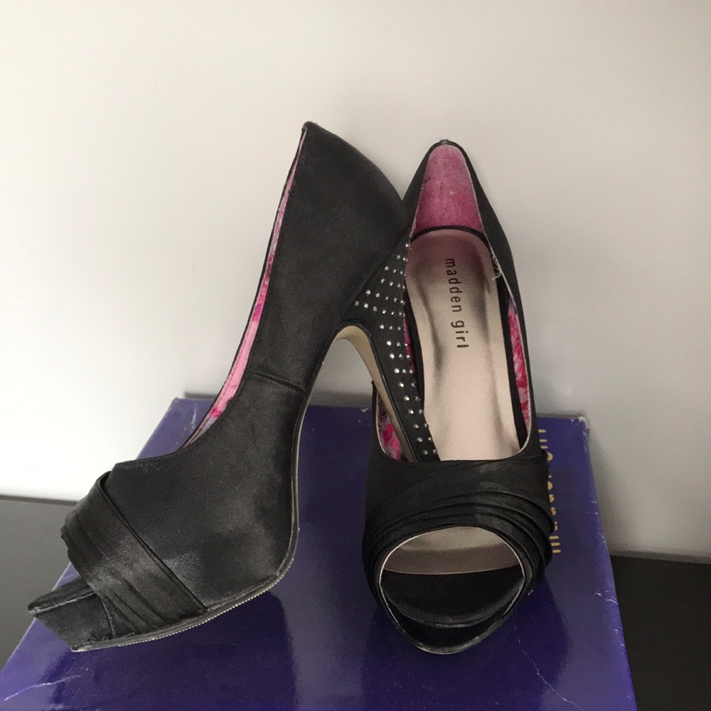 Madden Girl black stiletto platform peep toe pump