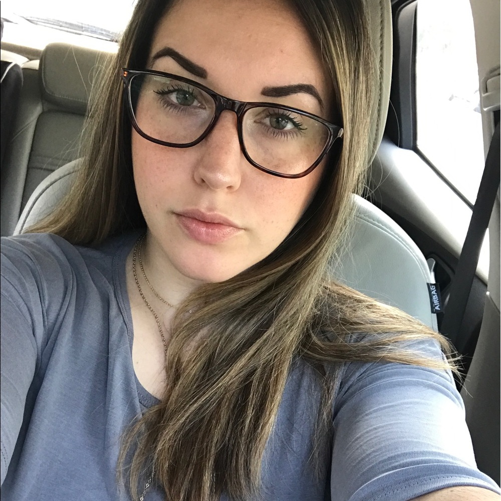 Meet your Posher, Samantha