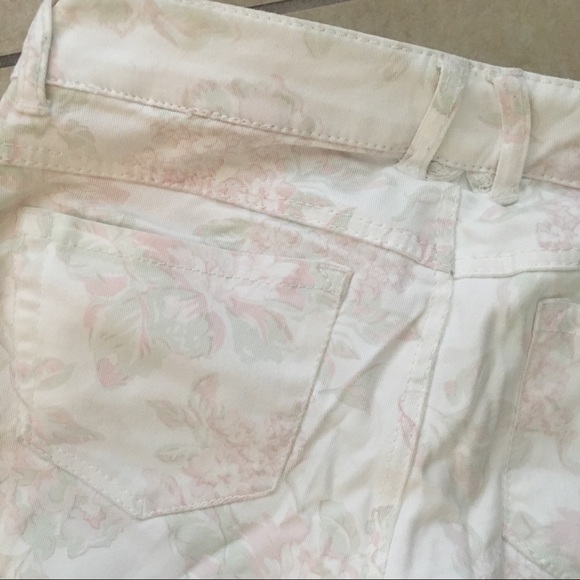 Jolt Cream denim with flower detailing - Picture 2 of 2