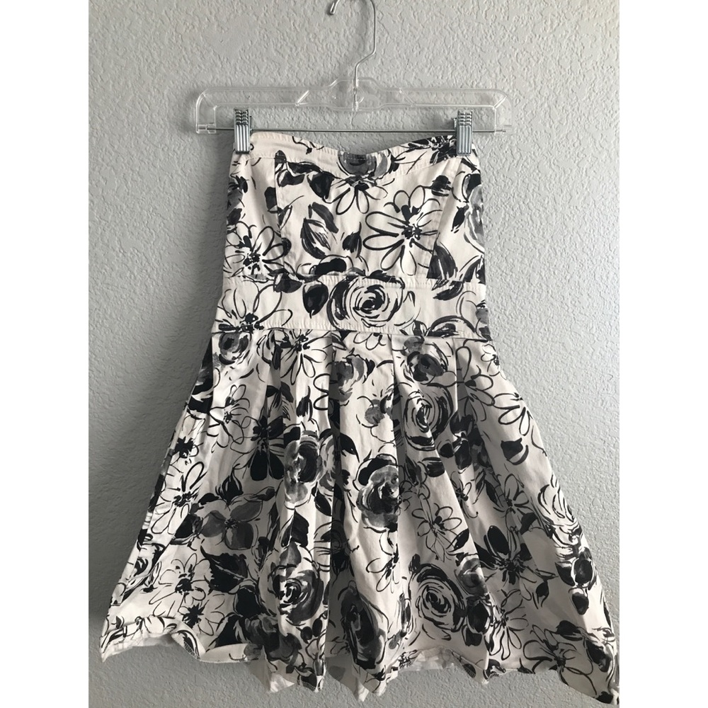 Floral strapless dress