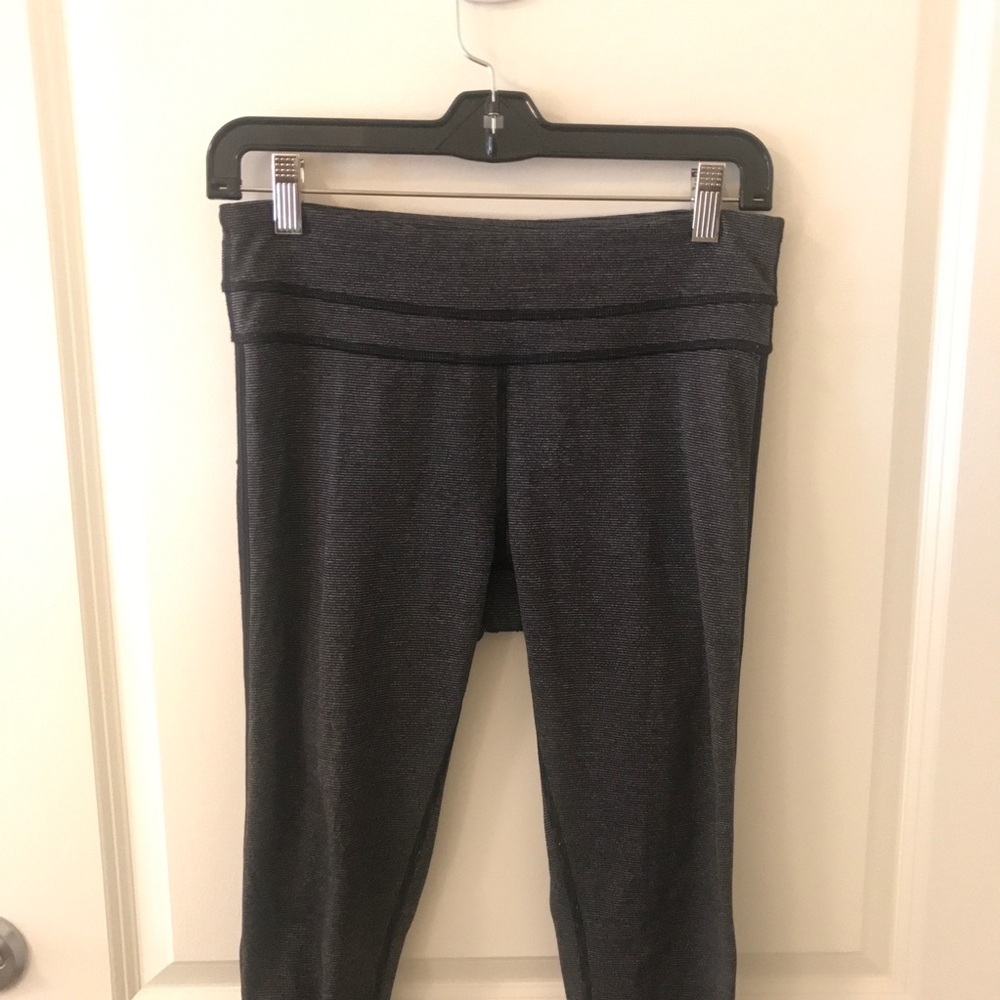 💕Lululemon Black and Gray Striped Leggings💕