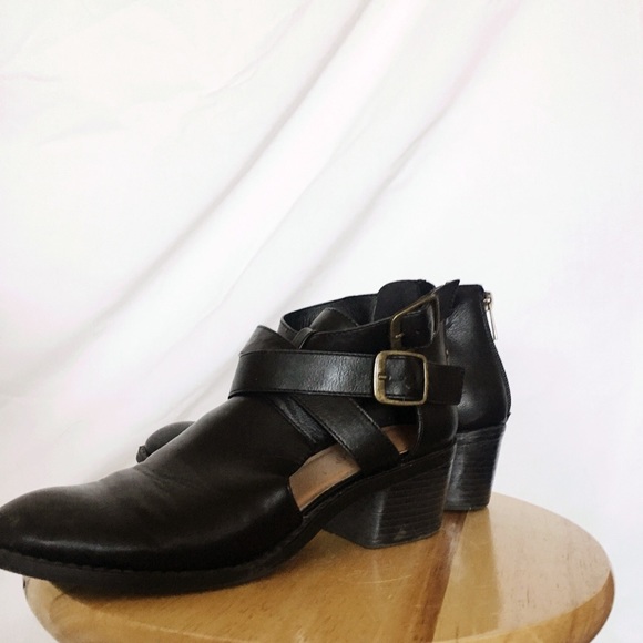 See through heeled boots - Picture 1 of 3