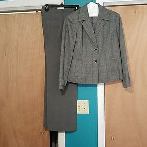 MAKE OFFER Kasper Business Suit Size 10